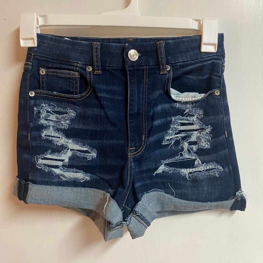 American eagle shorts. Size 6. Only worn once. Super stretch. Distressed denim.